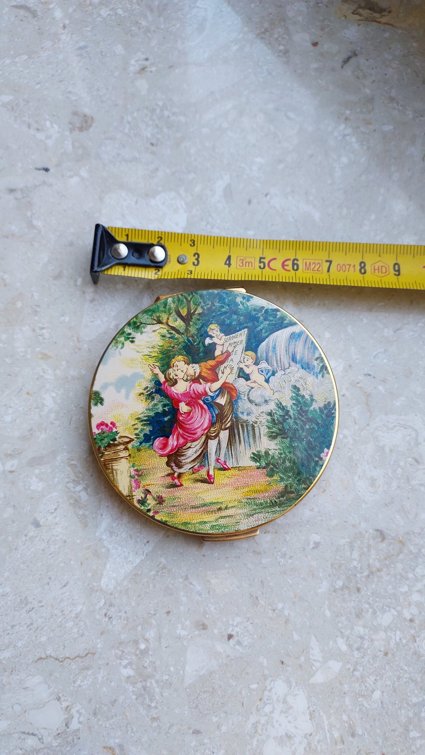 Puderniczka Stratton