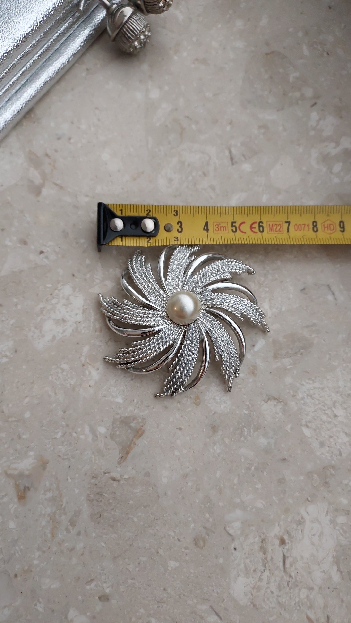 Broszka Sarah Coventry