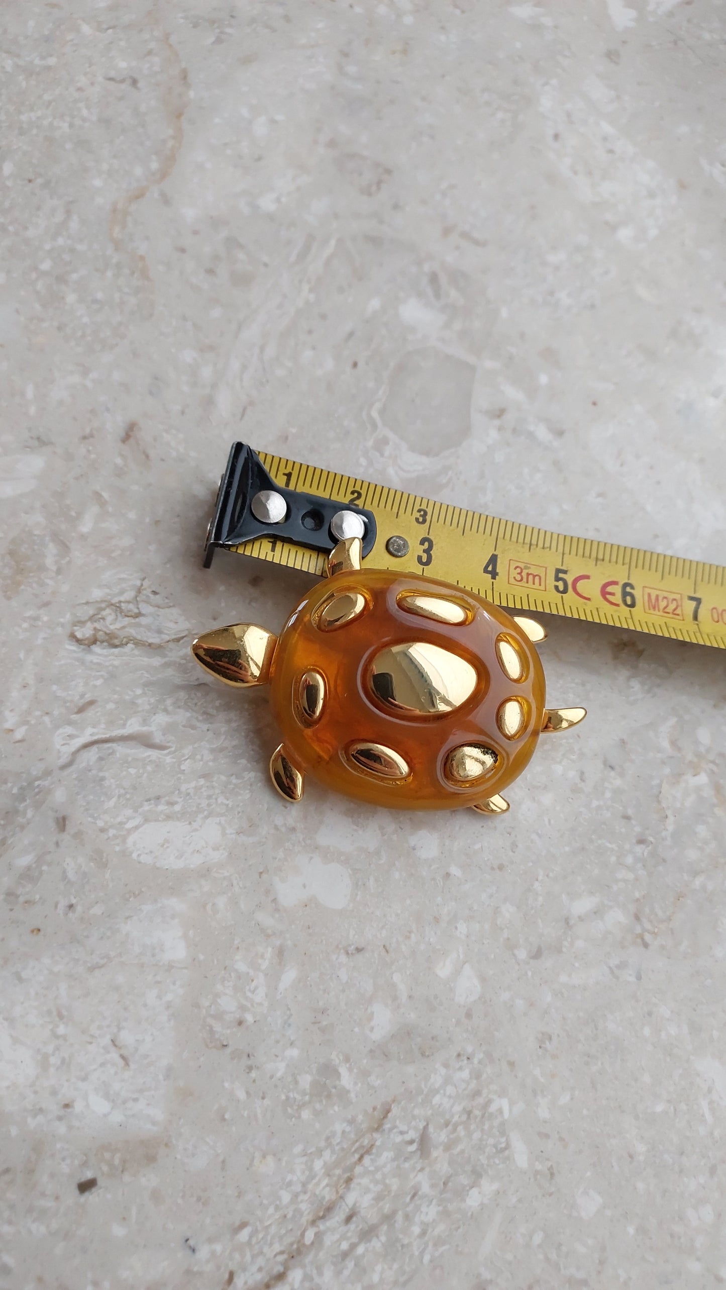 Broszka Liz Claiborne