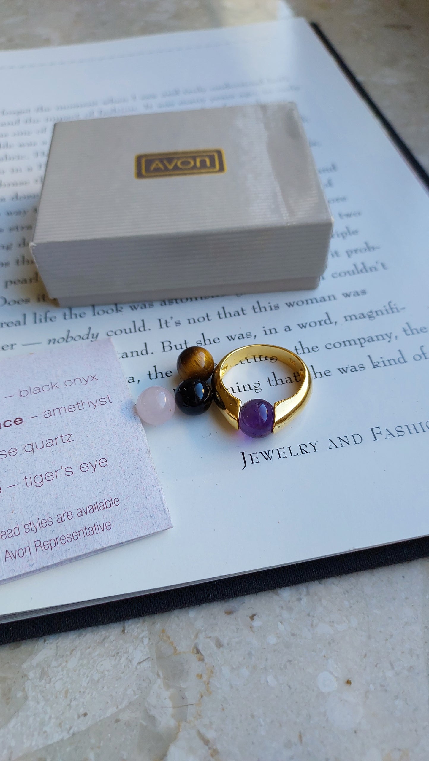 Pierścionek Avon