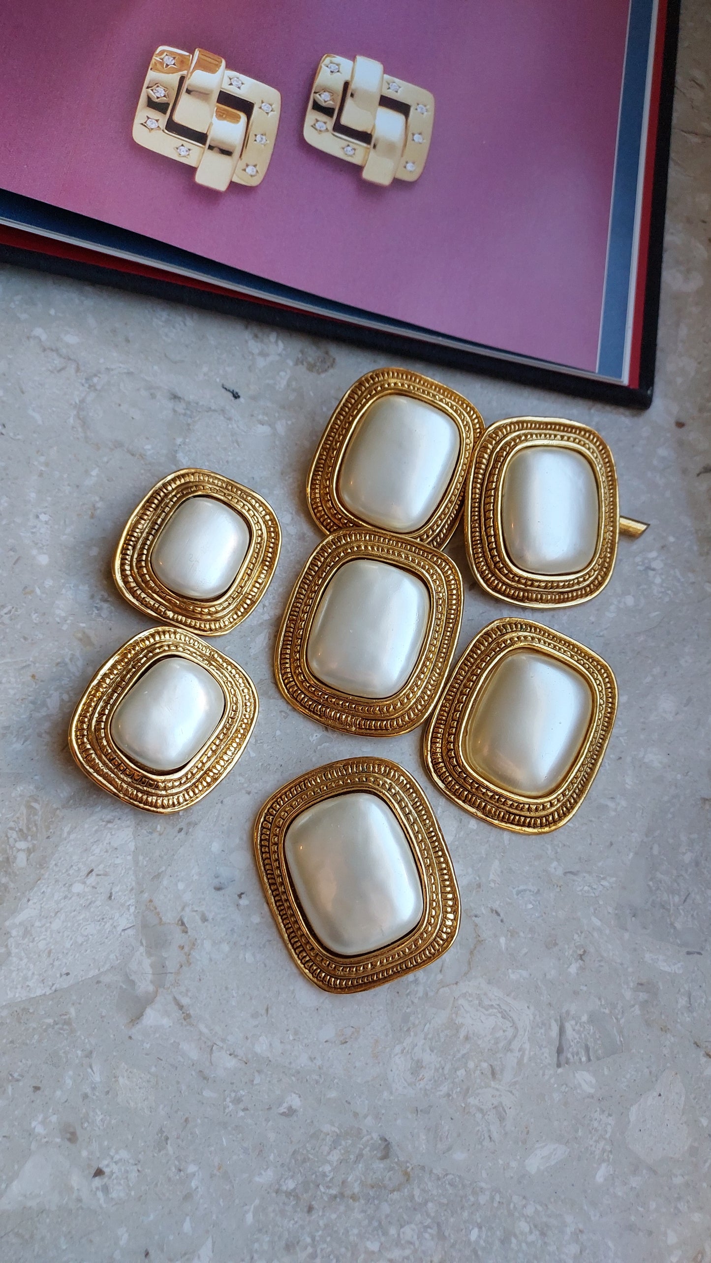 Zestaw guzików Valentino