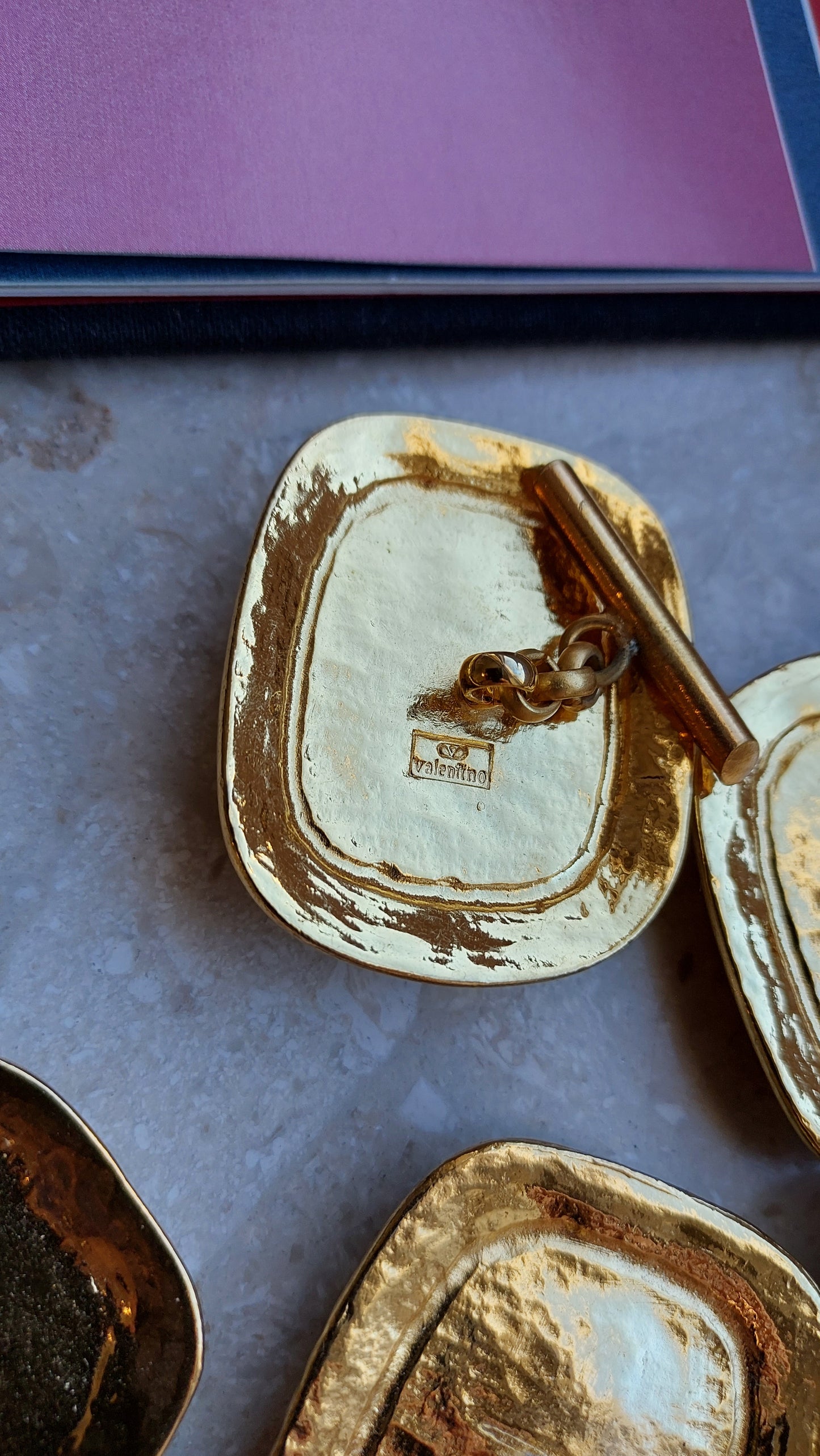 Zestaw guzików Valentino