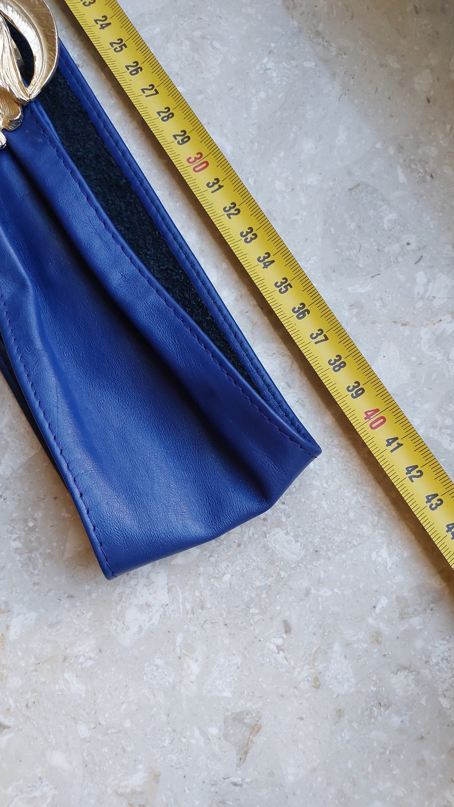 Pasek z dużą ozdobną klamrą od Mimi di N 1987r.