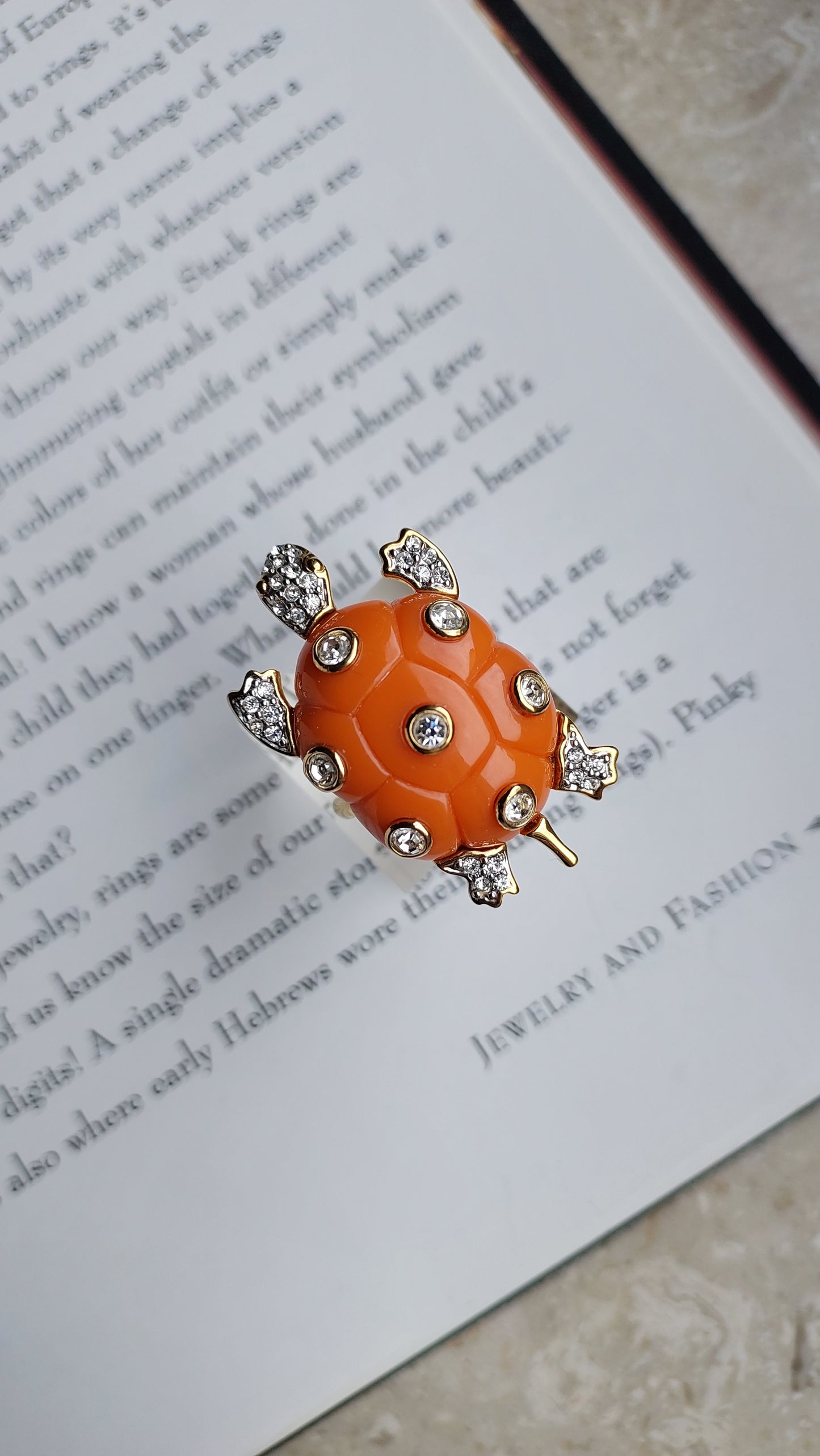 Pierścionek Kenneth Jay Lane (KJL)