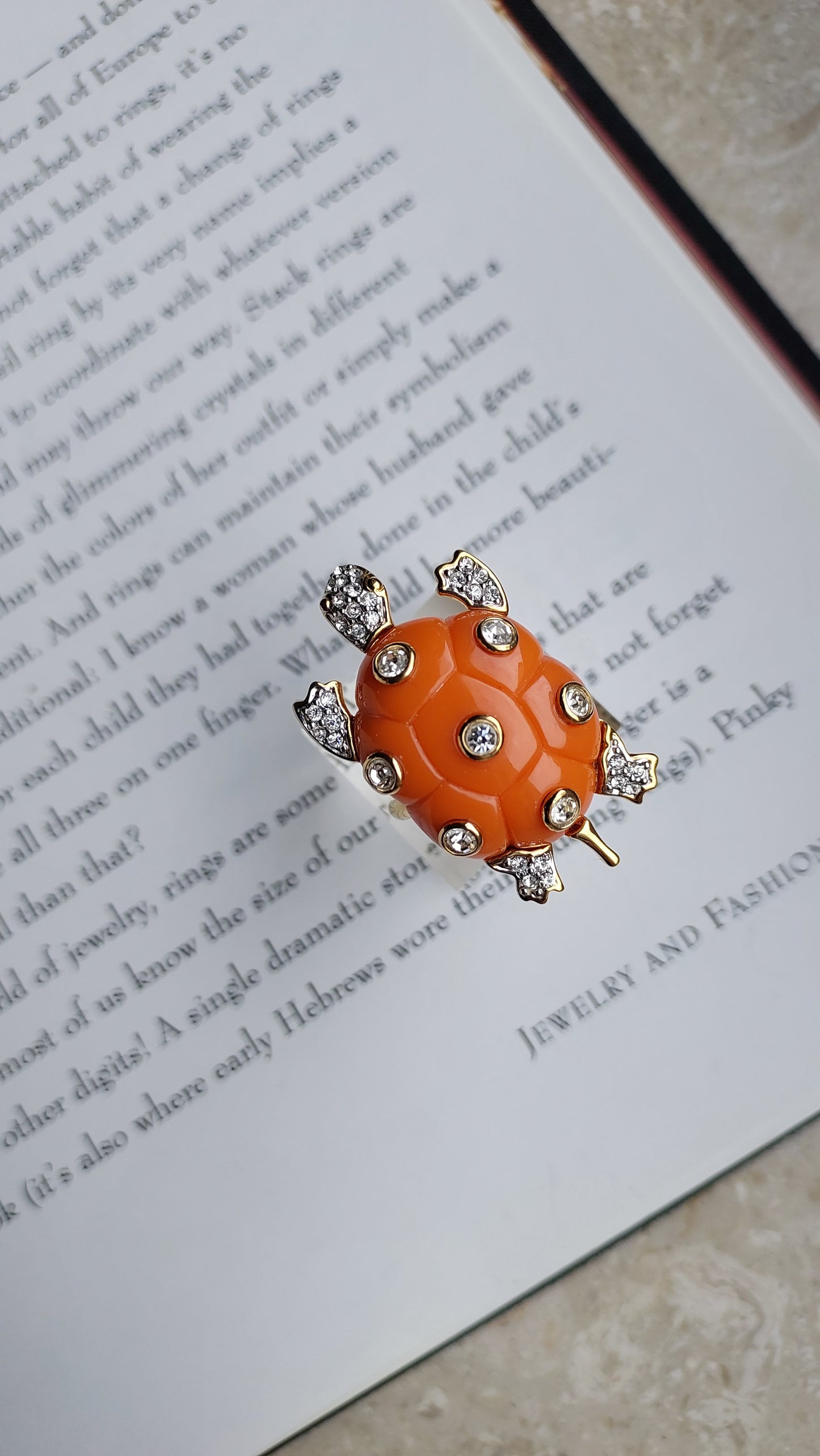 Pierścionek Kenneth Jay Lane (KJL)