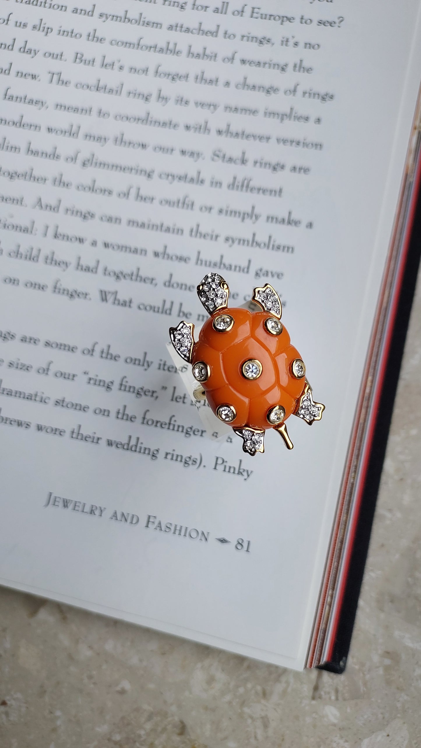 Pierścionek Kenneth Jay Lane (KJL)