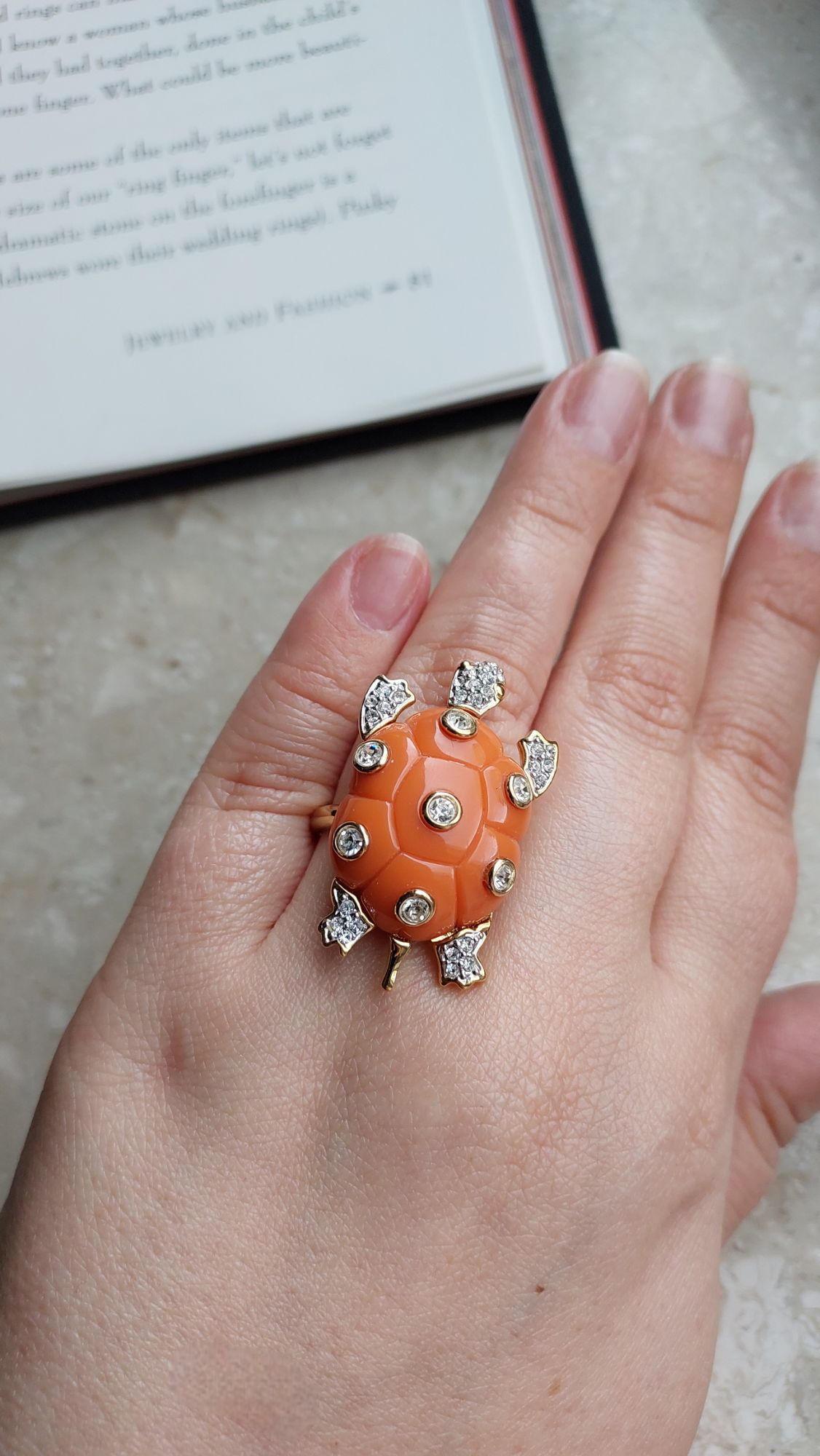 Pierścionek Kenneth Jay Lane (KJL)