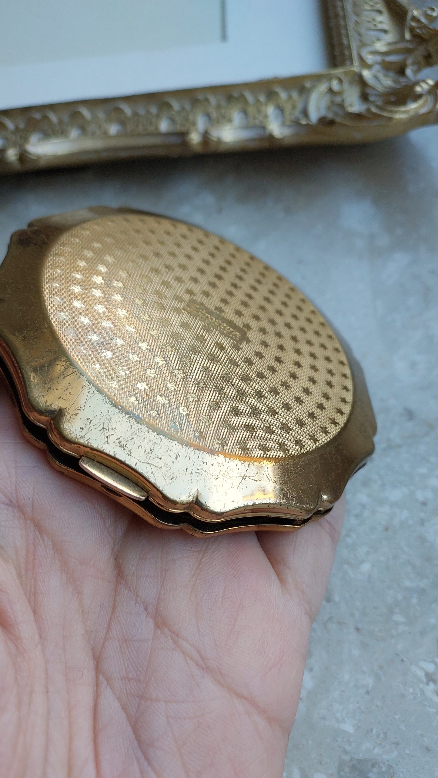 Puderniczka Stratton made in England