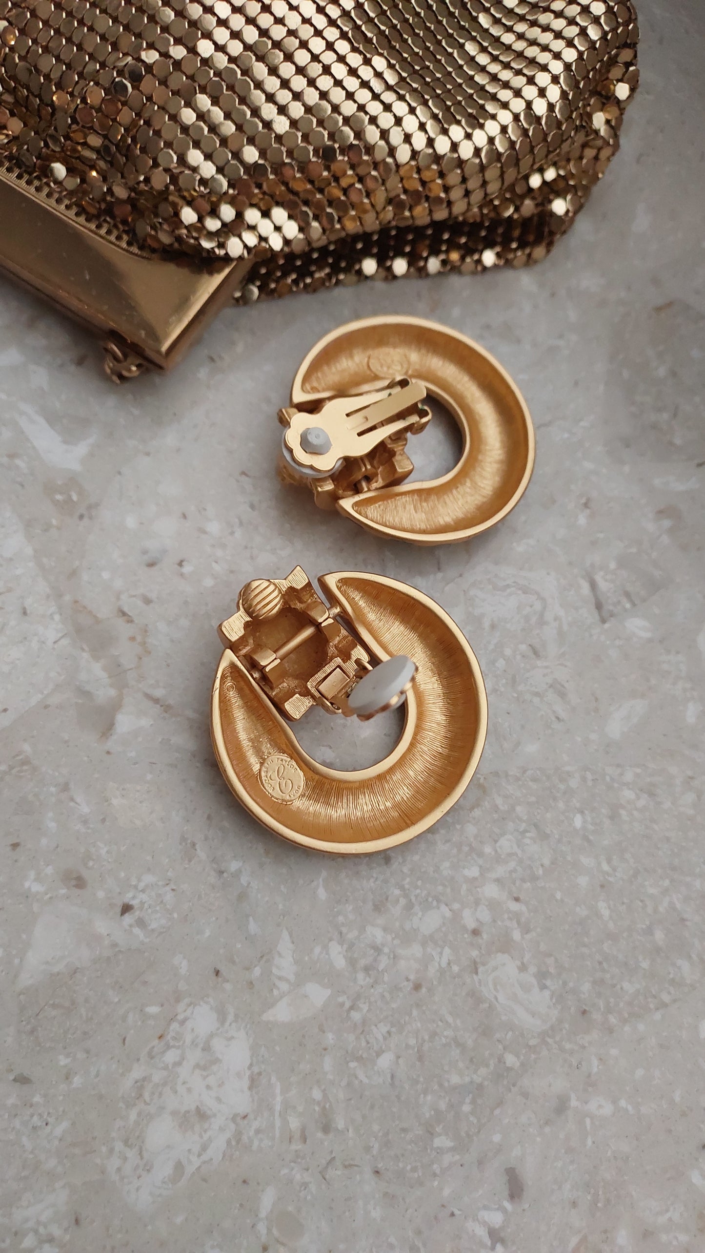 Klipsy Elizabeth Taylor for Avon "Zebra Stripe Collection "1993r