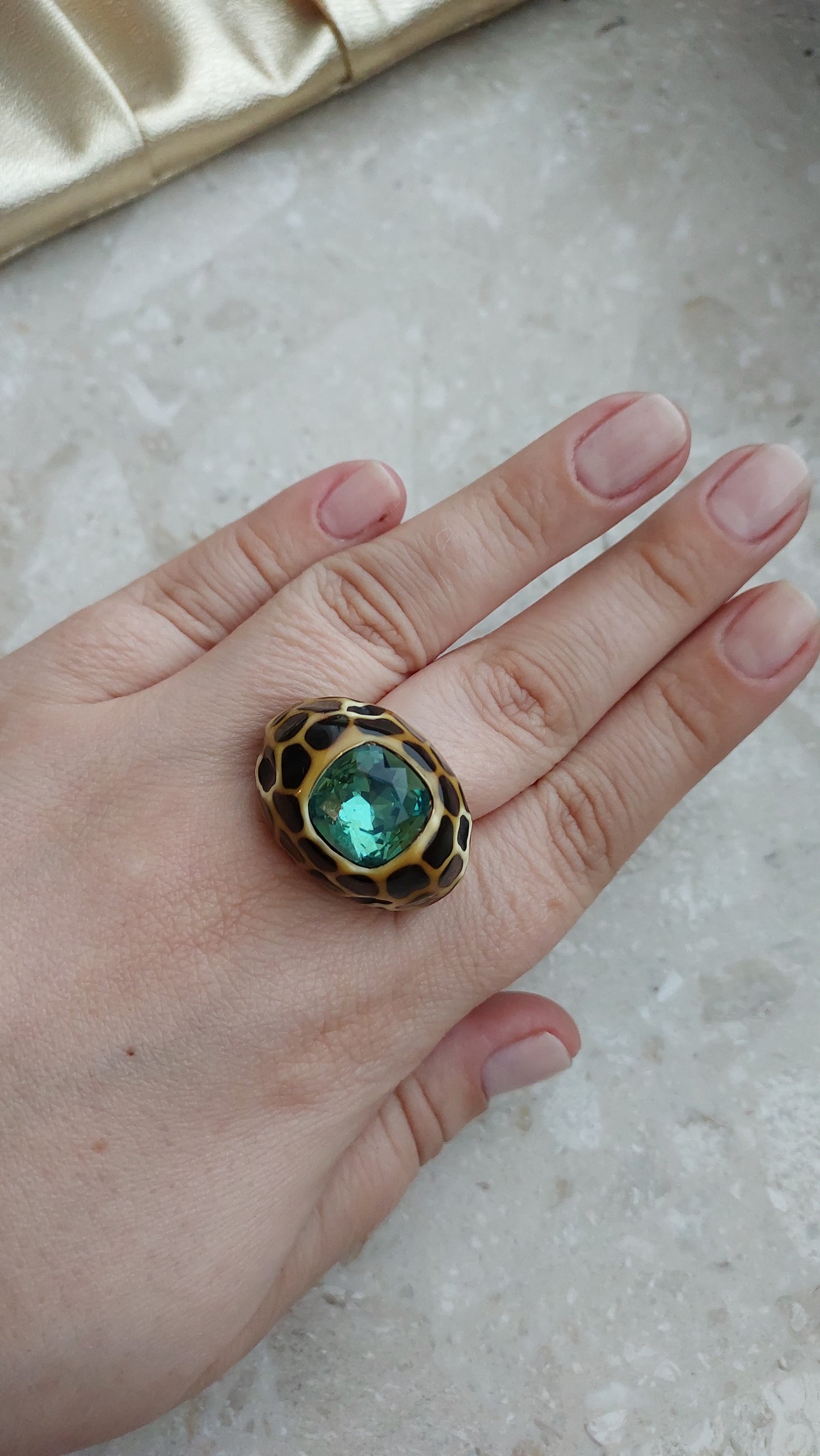 Pierścionek KJK w dużym rozmiarze — 22–22,5