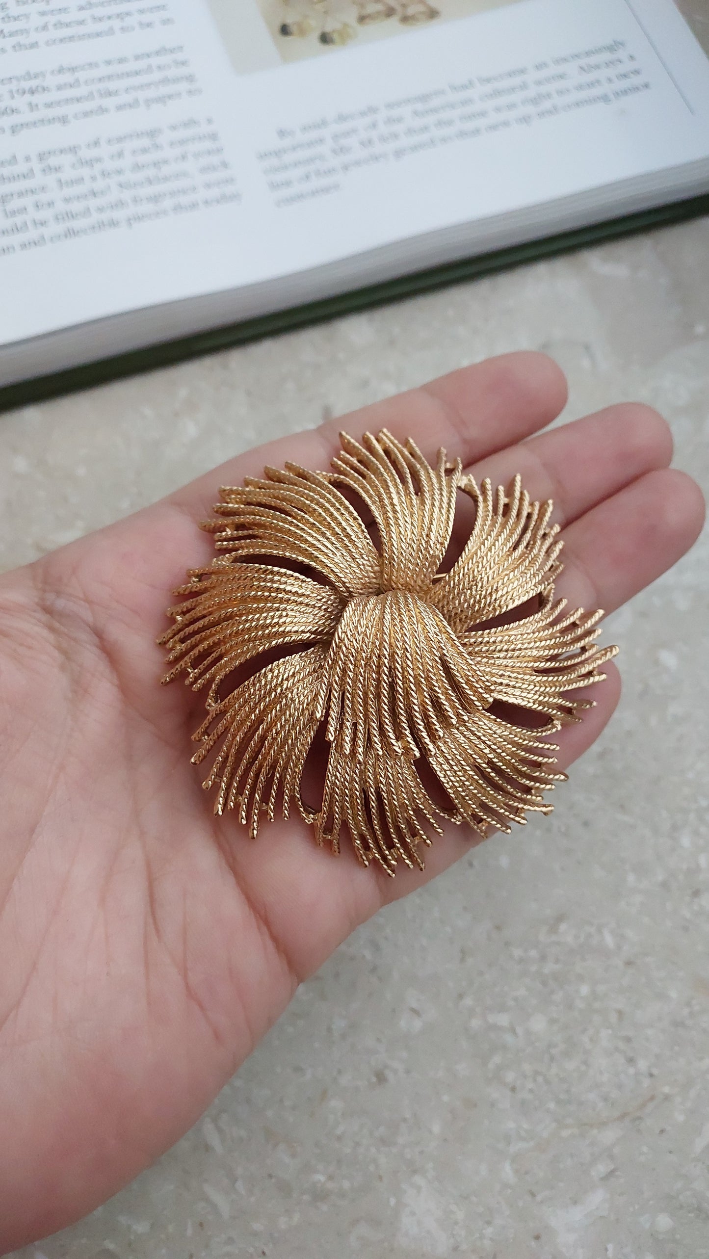 Broszka "Cordelia " Monet