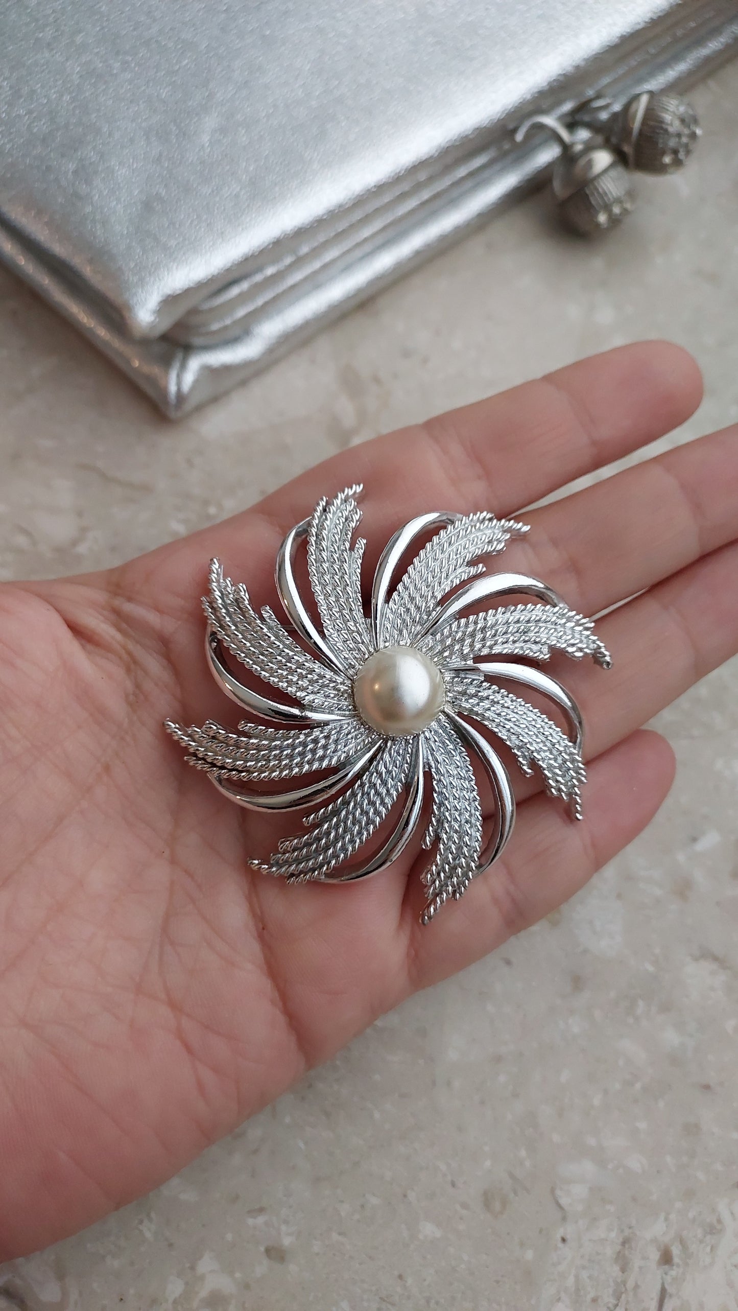 Broszka Sarah Coventry