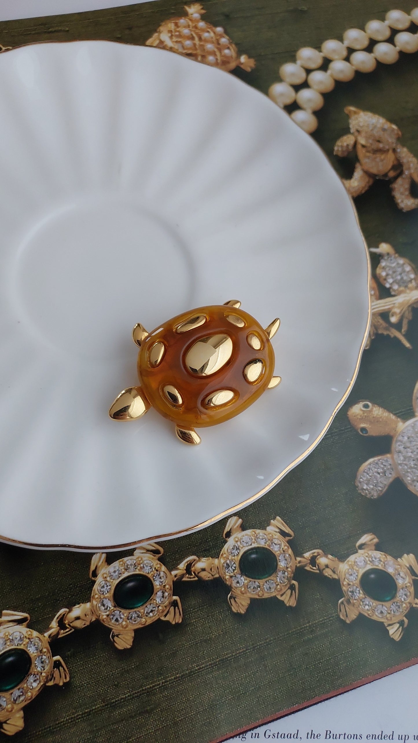 Broszka Liz Claiborne