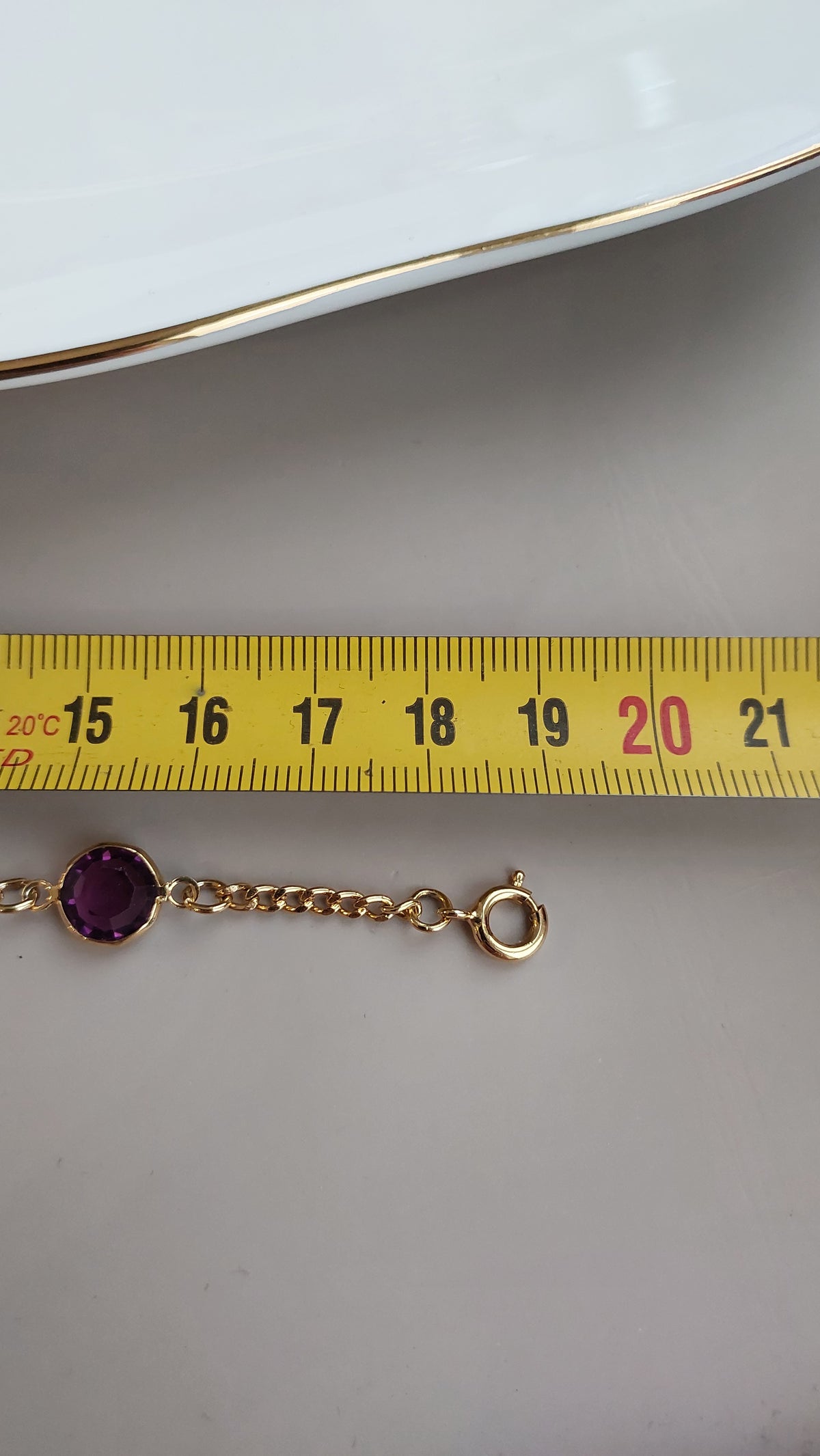 Bransoletka w złocistym tonie z kolorowymi kryształami w oprawie bezel(18,5cm