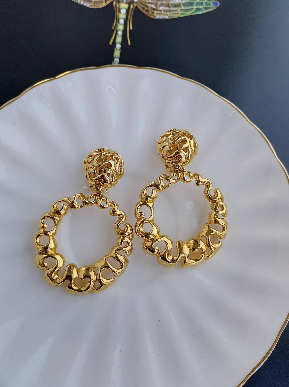 Klipsy vintage Avon z ażurowymi zawieszkami