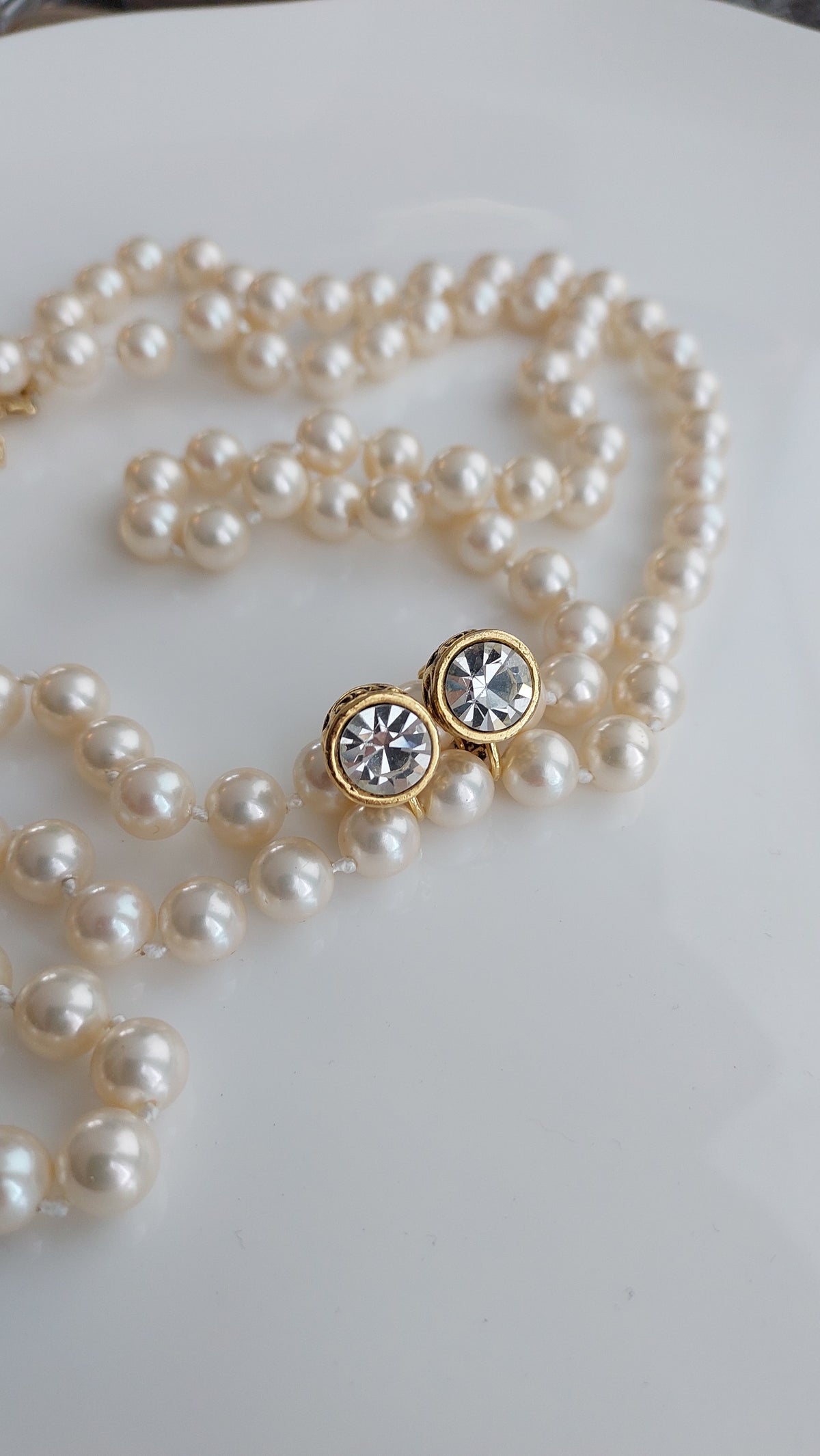 Miniaturowe klipsy 1928 Jewelry z przezroczystymi kryształami