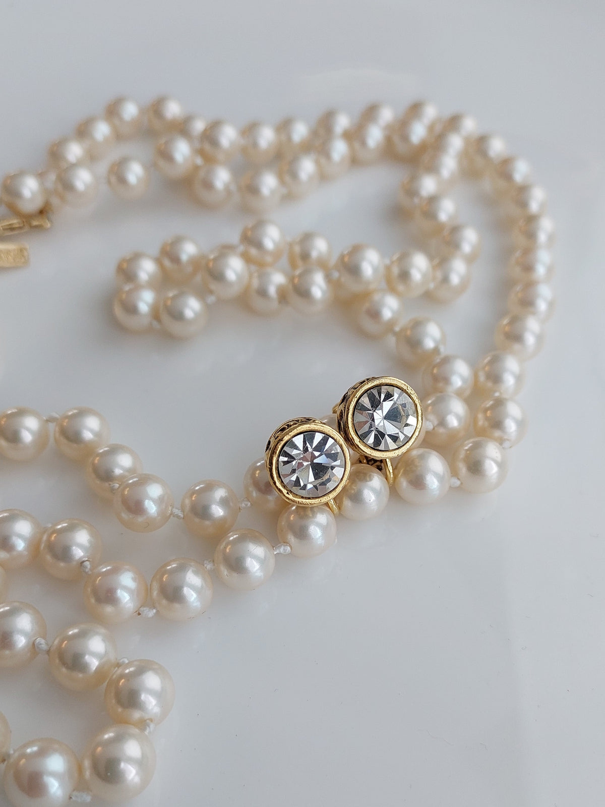 Miniaturowe klipsy 1928 Jewelry z przezroczystymi kryształami