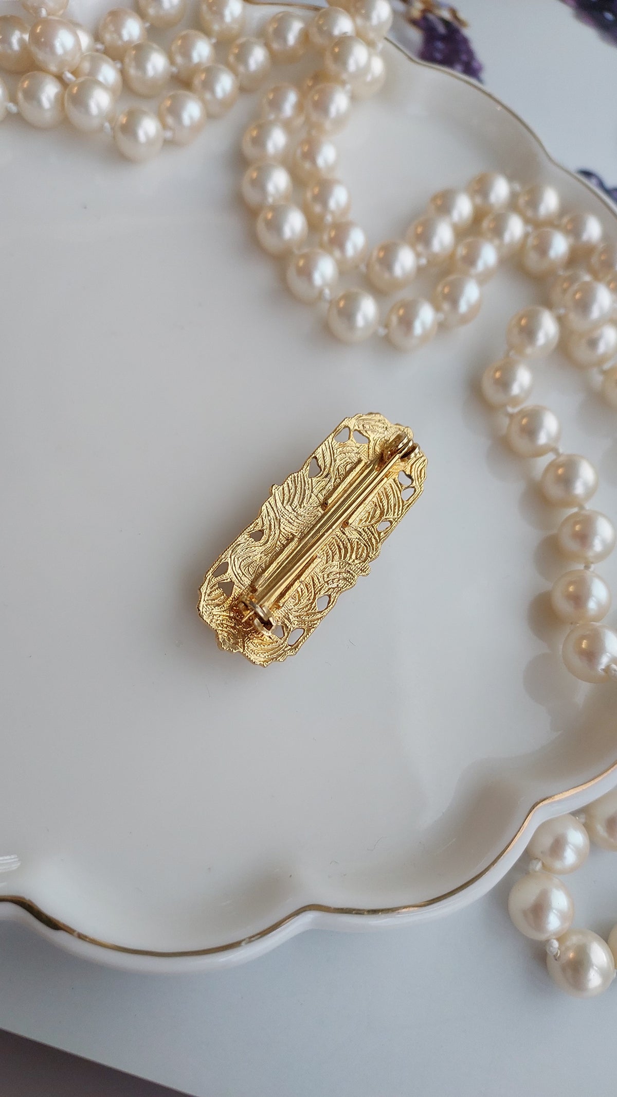 Broszka 1928 Jewelry w stylu wiktoriańskim z różą